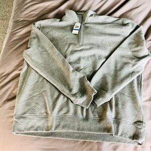 adidas Men’s Light gray Top Half-Zip Pullover Sweater new with tags
